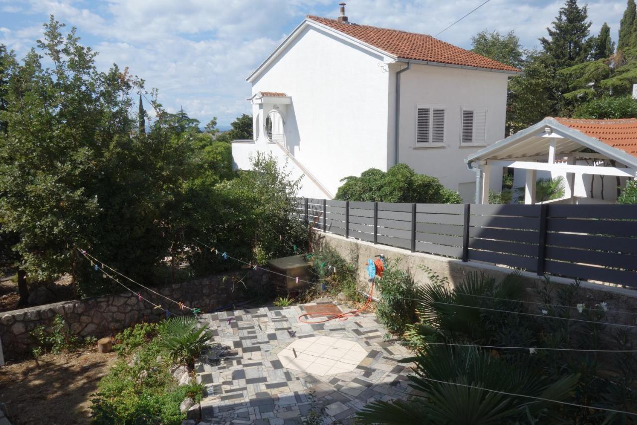 Apartments Obradovic Dramalj Buitenkant foto
