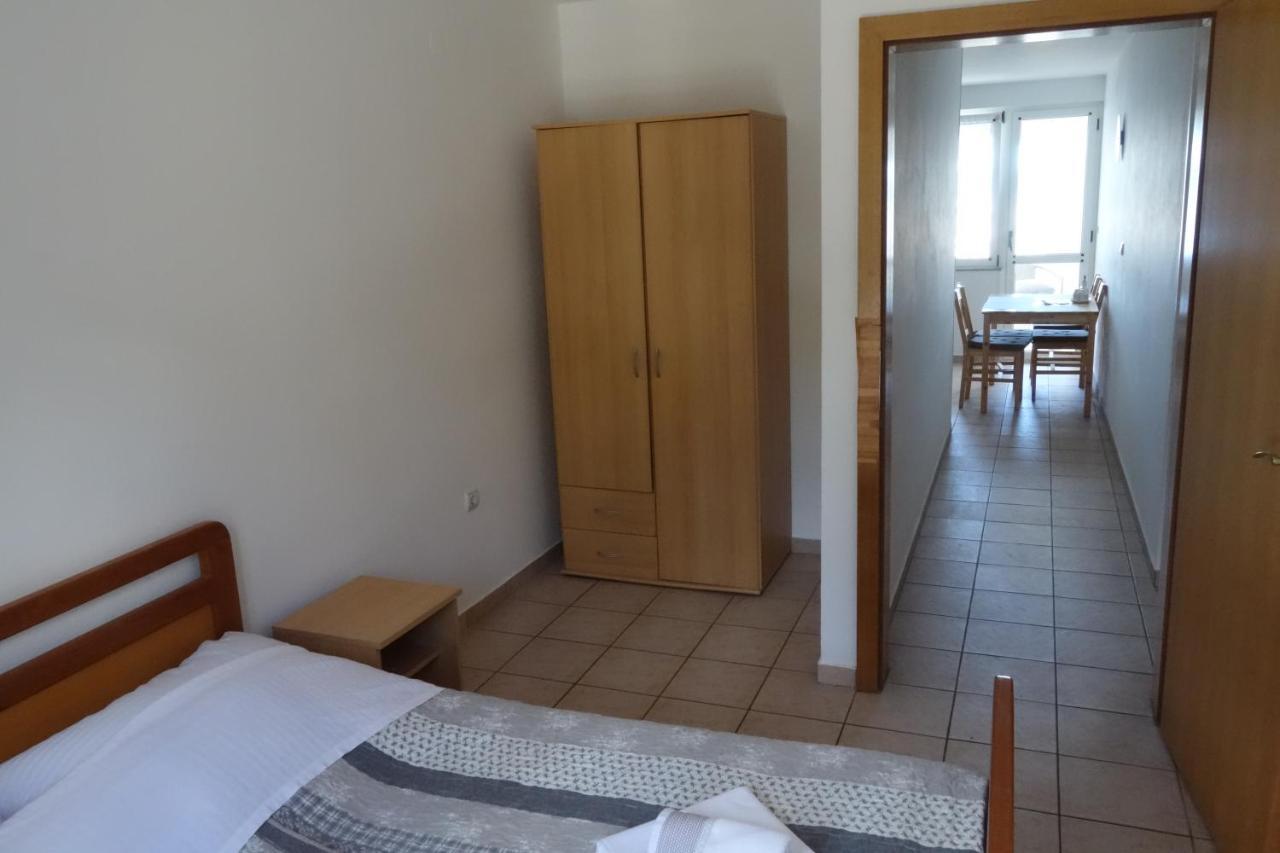 Apartments Obradovic Dramalj Buitenkant foto