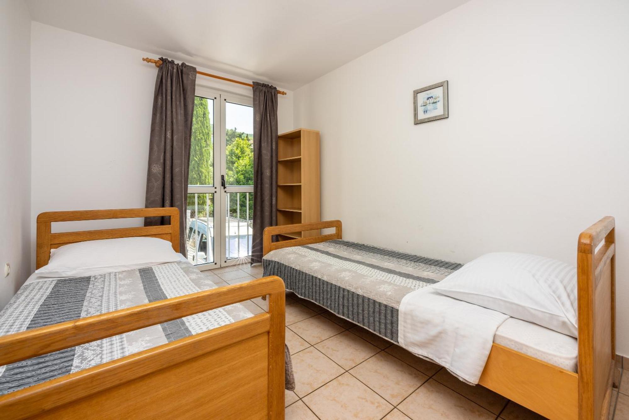 Apartments Obradovic Dramalj Buitenkant foto